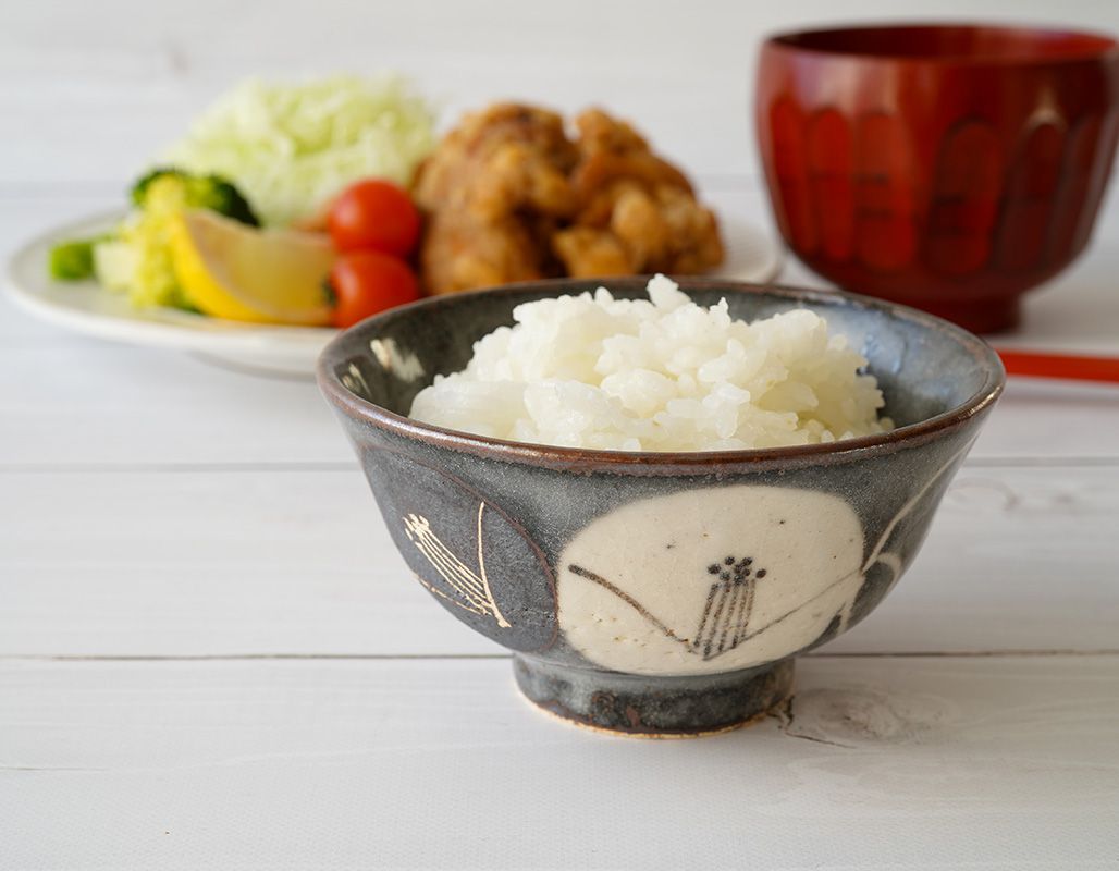 蔵珍窯（ぞうほうがま） 鼠志野椿 茶碗（中）(お取り寄せ品)// 美濃焼
