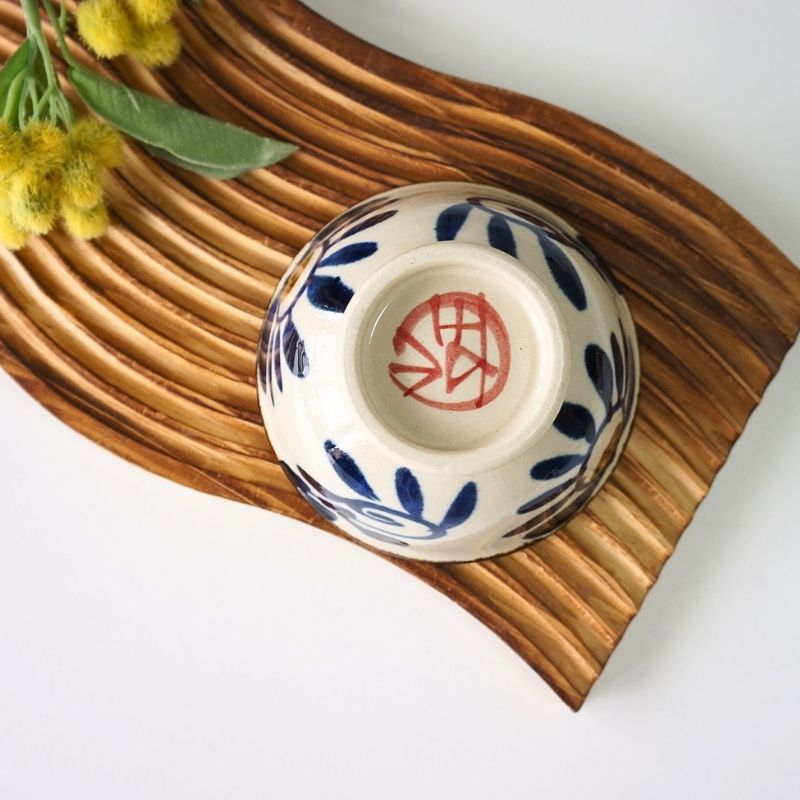 SALE⬇️古琉球　マカイ　茶碗　ヤチムン A 古琉球 やちむん 4.5寸マカイ 古作 登窯 花唐草 呉須色 沖縄