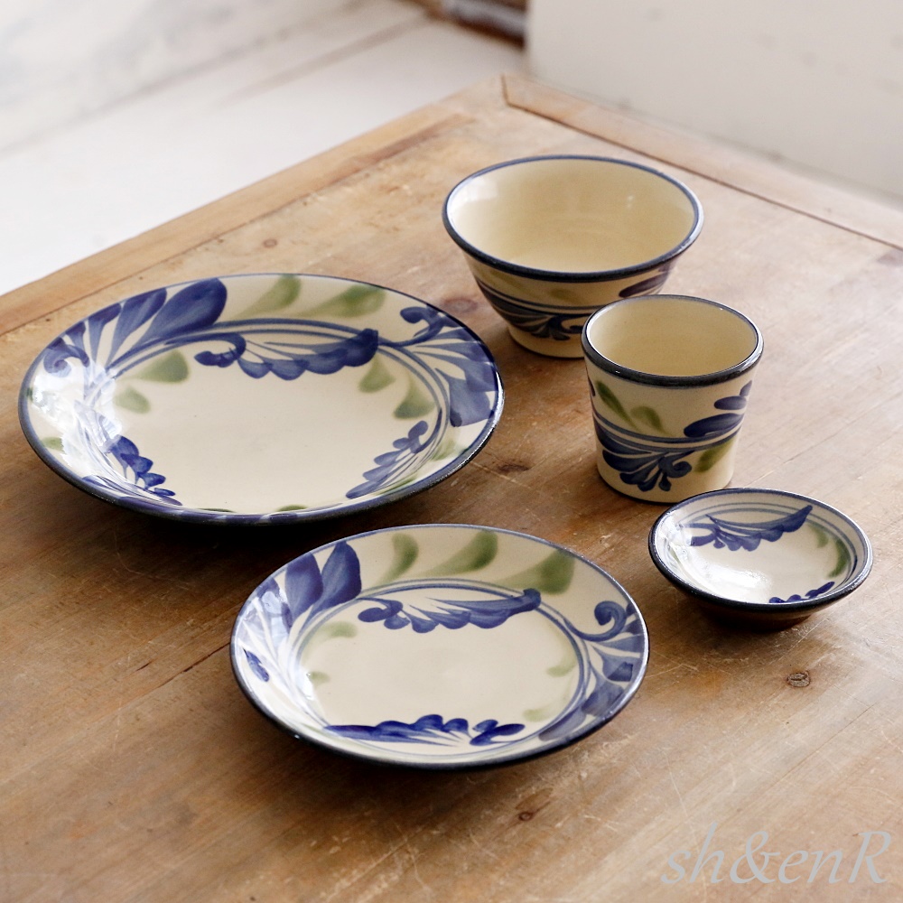 やちむん 茶碗 皿 4寸マカイ 唐草 陶眞窯 お茶碗 ご飯茶碗 沖縄