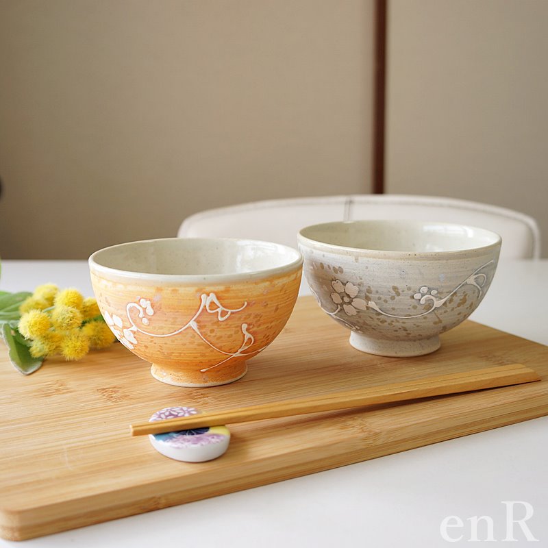夫婦茶碗 有田焼 茶碗 ペア セット 東原窯 巻輝花草 大小 お茶碗