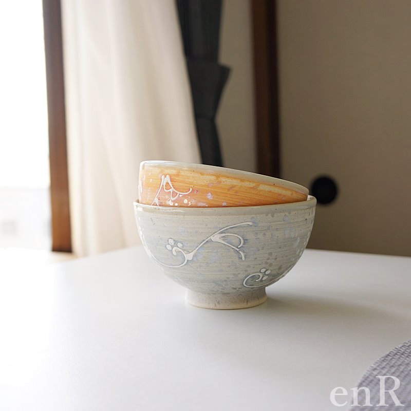 夫婦茶碗 有田焼 茶碗 ペア セット 東原窯 巻輝花草 大小 お茶碗