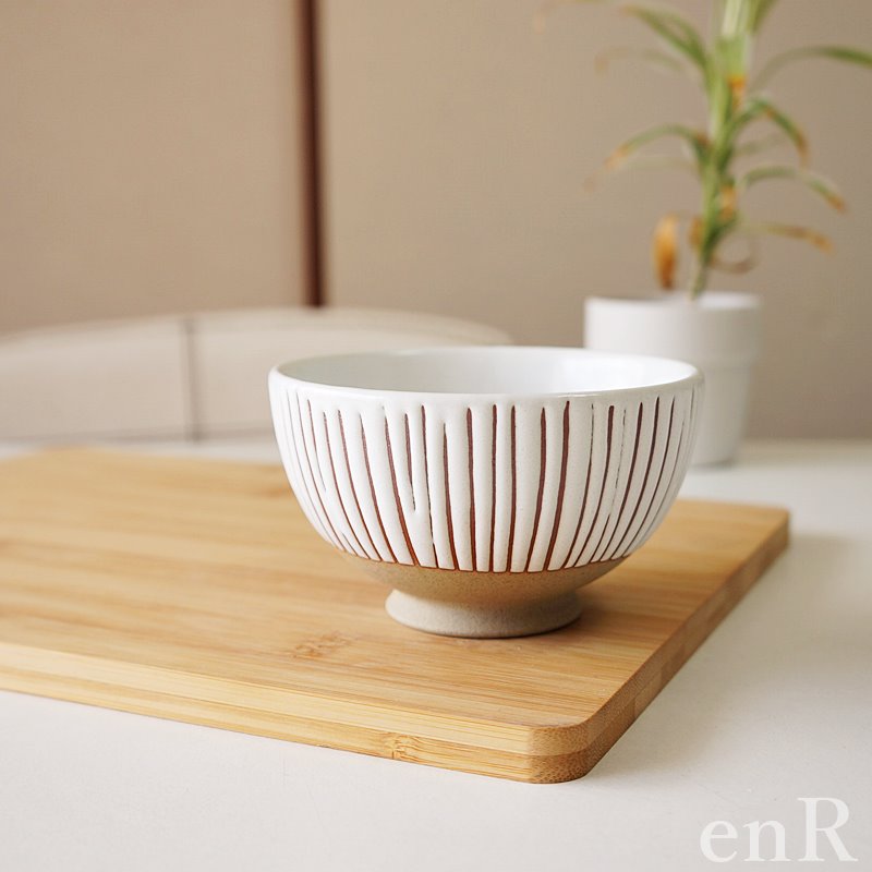 【新品未使用】有田焼 飯碗 白磁 緑線 45客 ☆バラ売り致します☆ アウトレット 訳アリ 有田焼 丸十草 黒 白 お茶碗 ご飯茶碗 飯碗 日本
