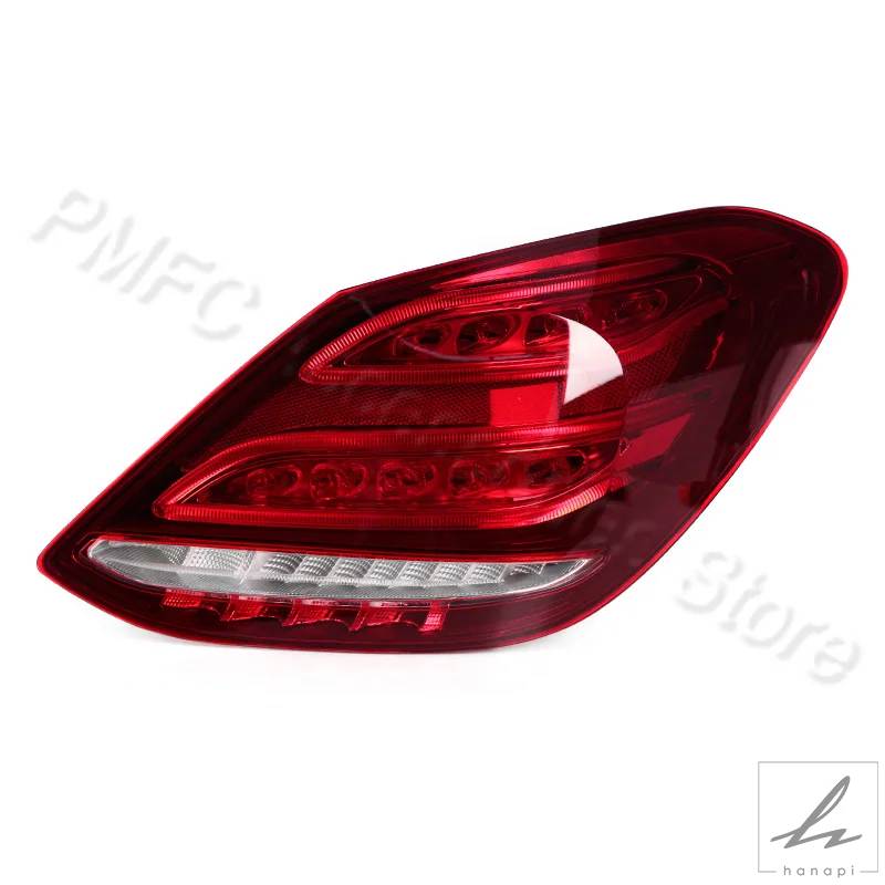 ベンツ W205 Cクラス 後期 セダン 純正 右テールランプ とても綺麗です❗️ ベンツ W205 Cクラス 後期 セダン 純正 右テールランプ とても