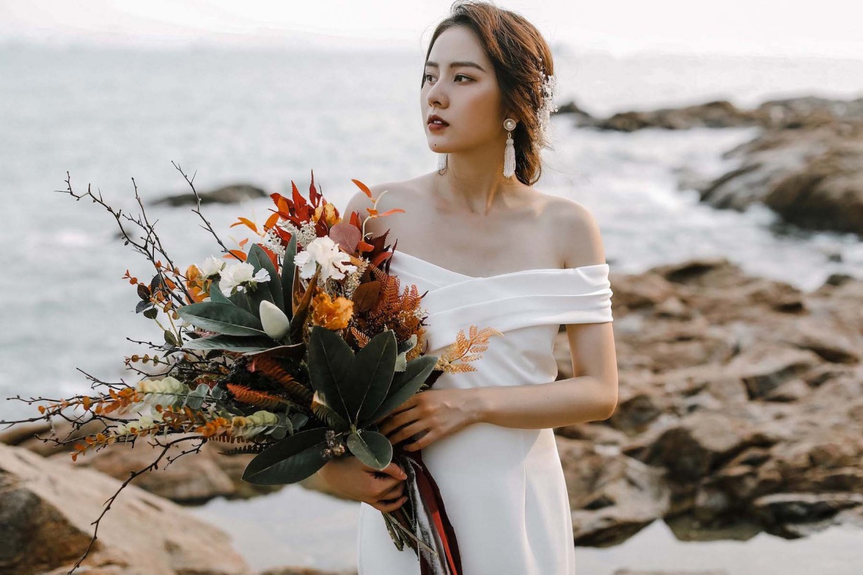 ウエディングドレス 購入 シンプル 花嫁 白 オフショルダー 結婚