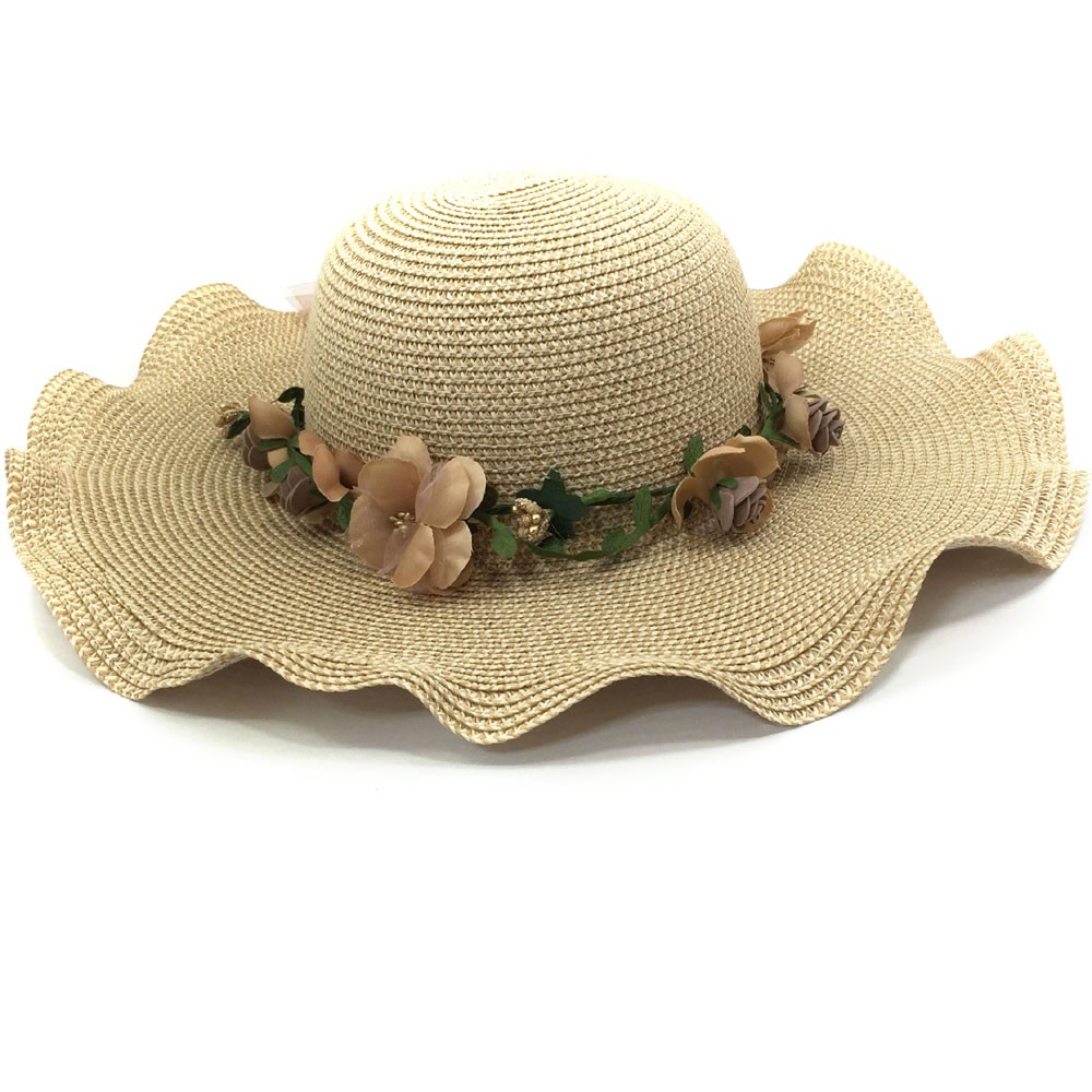 つば広麦わら帽子
