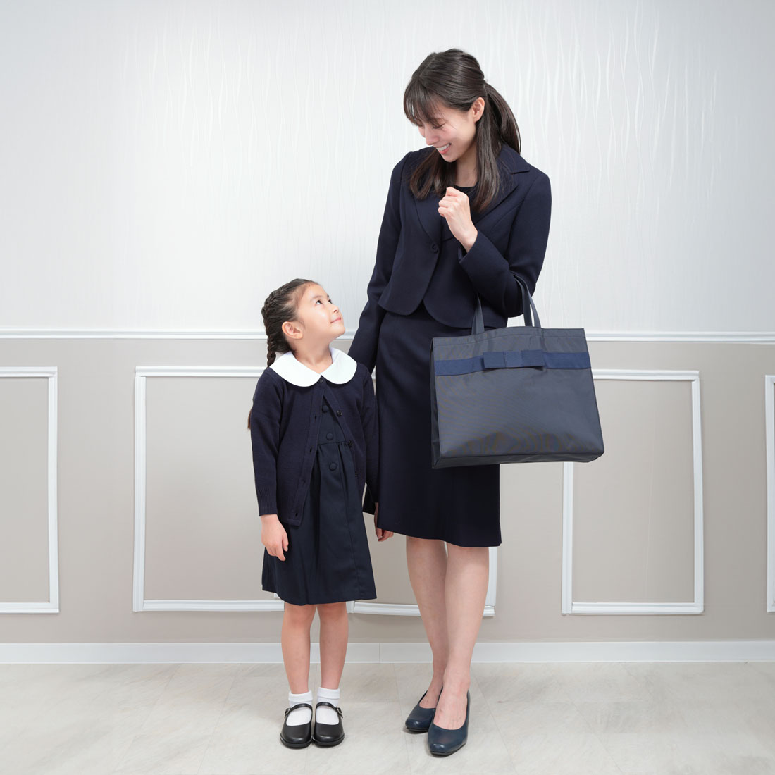 ウォシャブル素材 お子様用紺色無地カーディガン 幼稚園受験から小学校