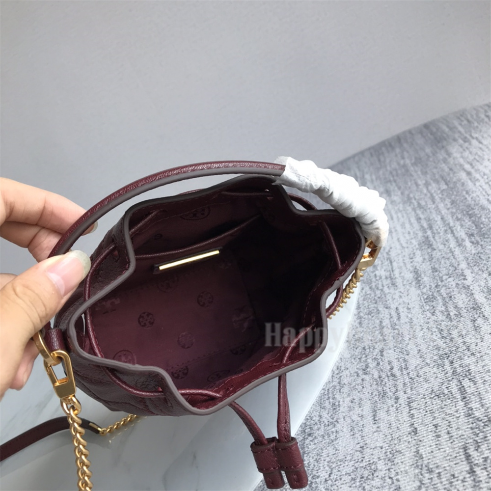 週末限定値下げ‼️これが最後です‼️トリーバーチ　バケットショルダーバック Amazon.co.jp: [トリーバーチ] バッグ ぺブルレザー スモール