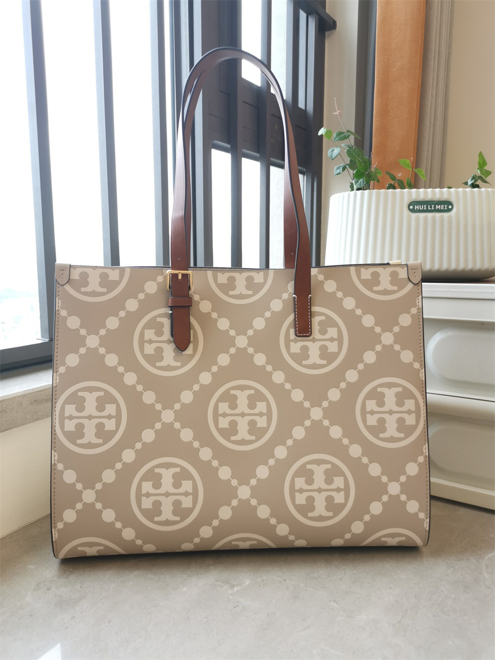 TORY BURCH トリーバーチ バッグ Tモノグラム コントラスト エンボス ミニ スクエアトート ハンドバッグ プレゼント 贈り物