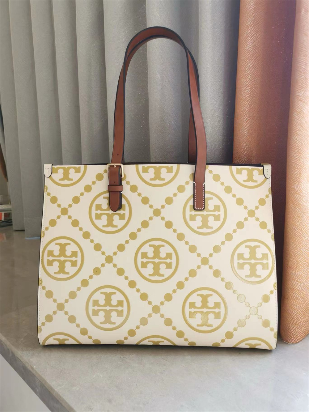 TORY BURCH トリーバーチ バッグ Tモノグラム コントラスト エンボス ミニ スクエアトート ハンドバッグ プレゼント 贈り物 :  hxqxy085 : happyheart - 通販 - Yahoo!ショッピング