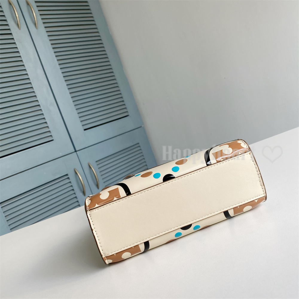 【Tory Burch】Tモノグラム エンボス スクエア トートバッグ tモノグラム-エンボス-トート