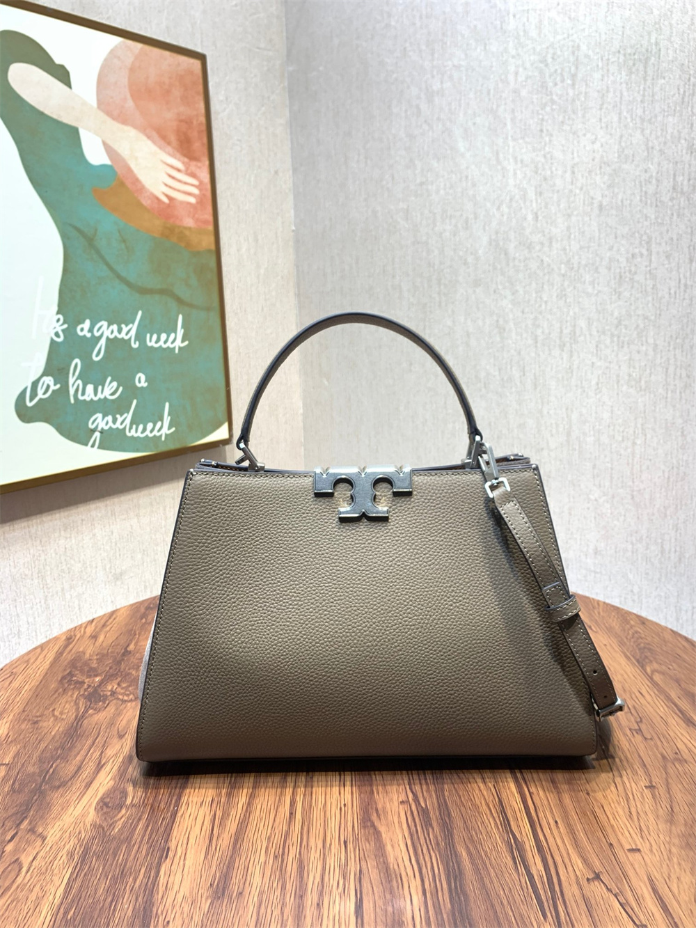 TORY BURCH（トリーバーチ） Tory Burch ELEANOR PEBBLED SATCHEL 斜め