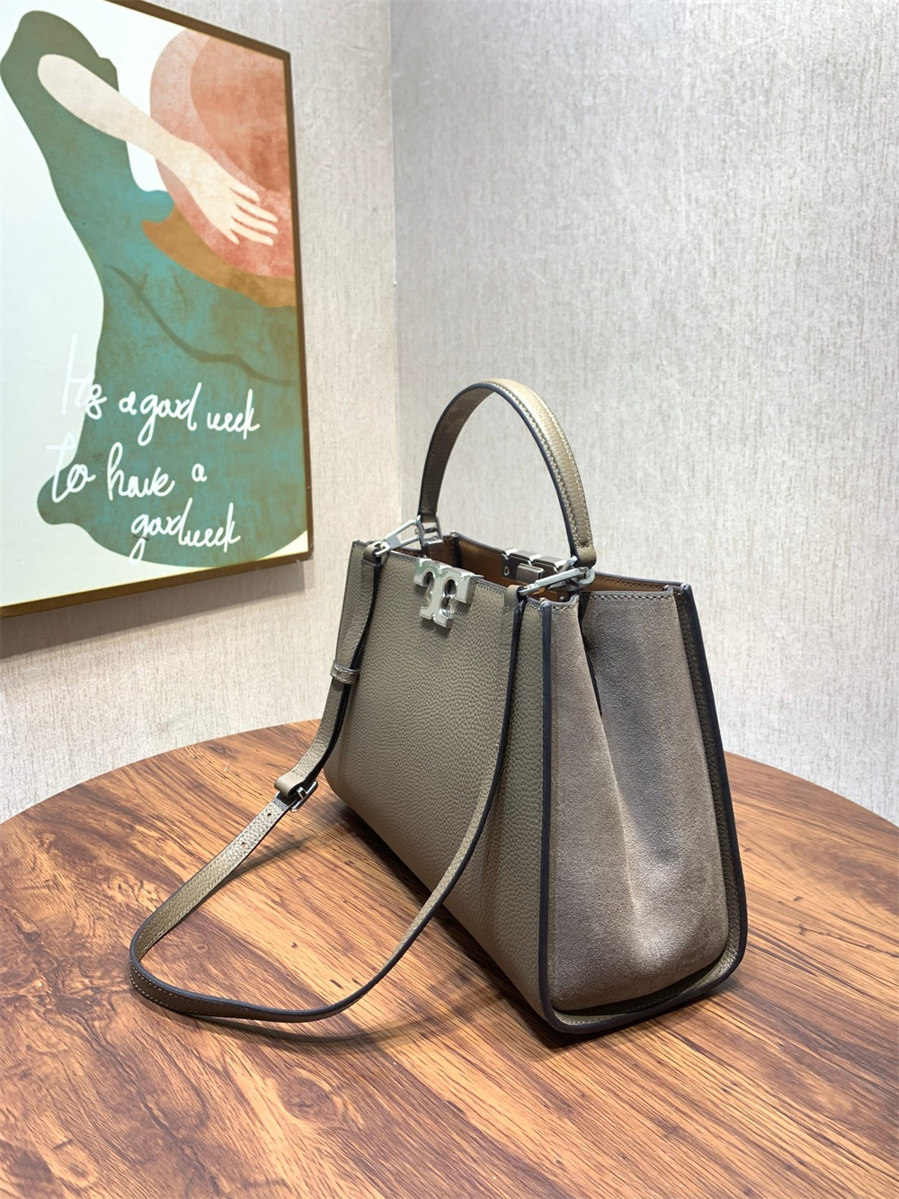 TORY BURCH（トリーバーチ） Tory Burch ELEANOR PEBBLED SATCHEL 斜め