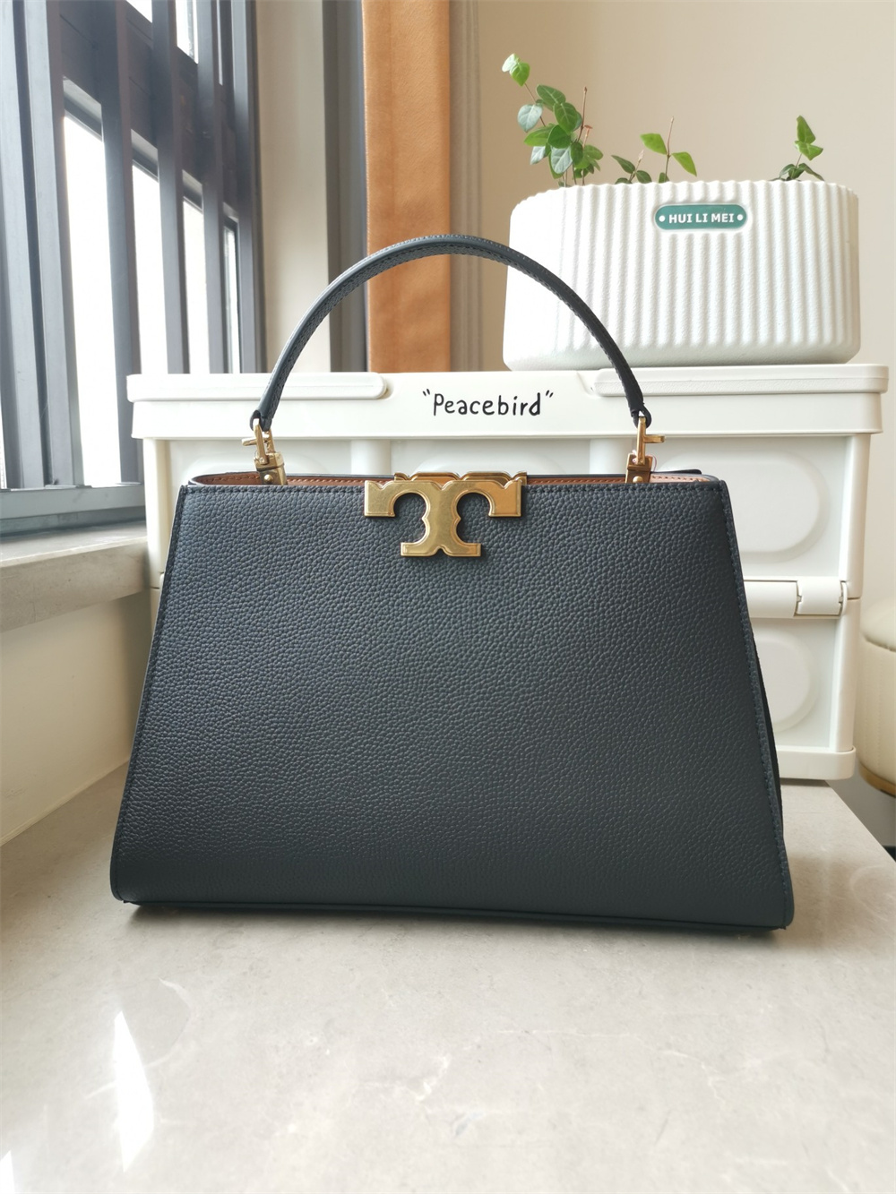 TORY BURCH（トリーバーチ） Tory Burch ELEANOR PEBBLED SATCHEL 斜め