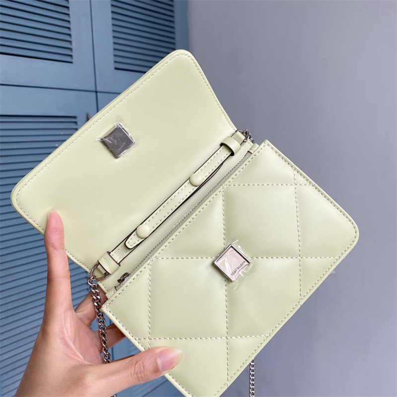 トリーバーチ メッセンジャーバッグ 希少！Tory Burch トリーバーチ メッセンジャーバッグ ブラック
