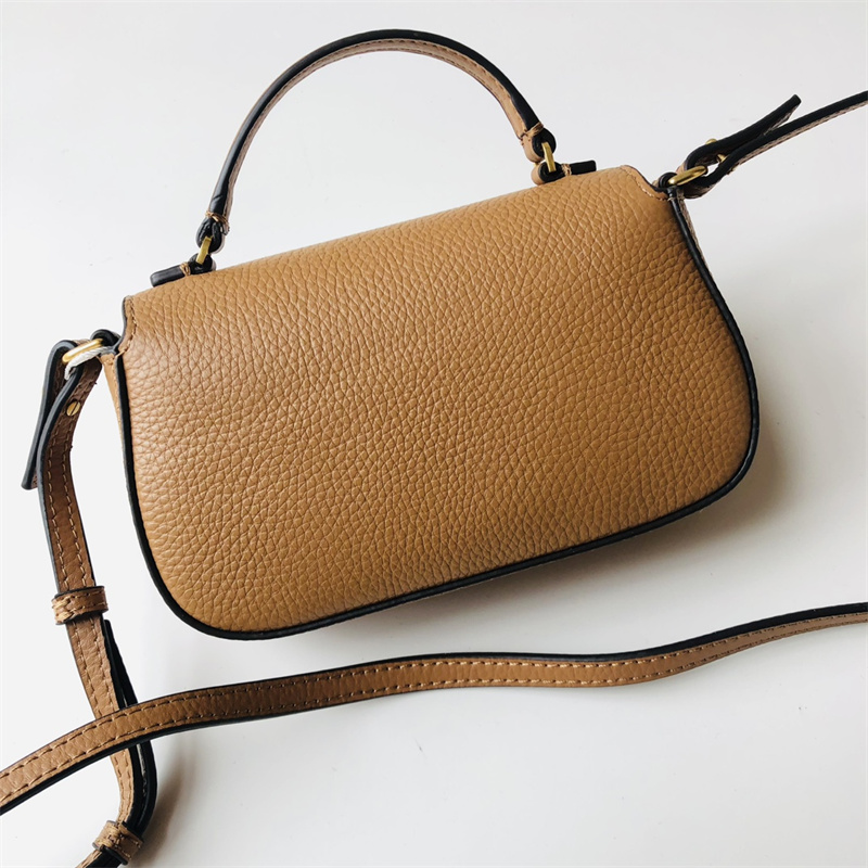 新品 トリーバーチ メッセンジャーバッグ TORY BURCH トリーバーチ バッグ ショルダーバッグ ナイロン
