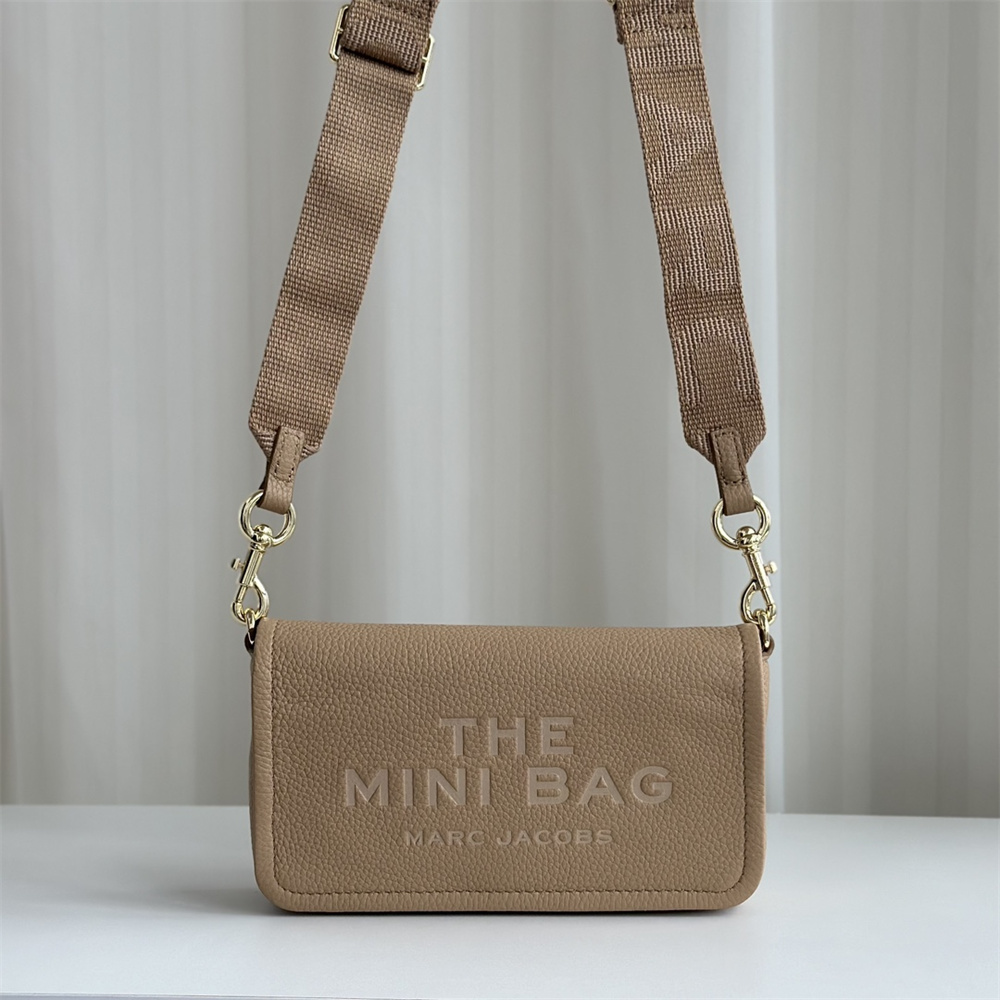 未使用級✨マークジェイコブス　ショルダーバッグ　フラッシュ　レザー　ベージュ MARC JACOBS（マーク・ジェイコブス） ザ レザー ミニ バッグ