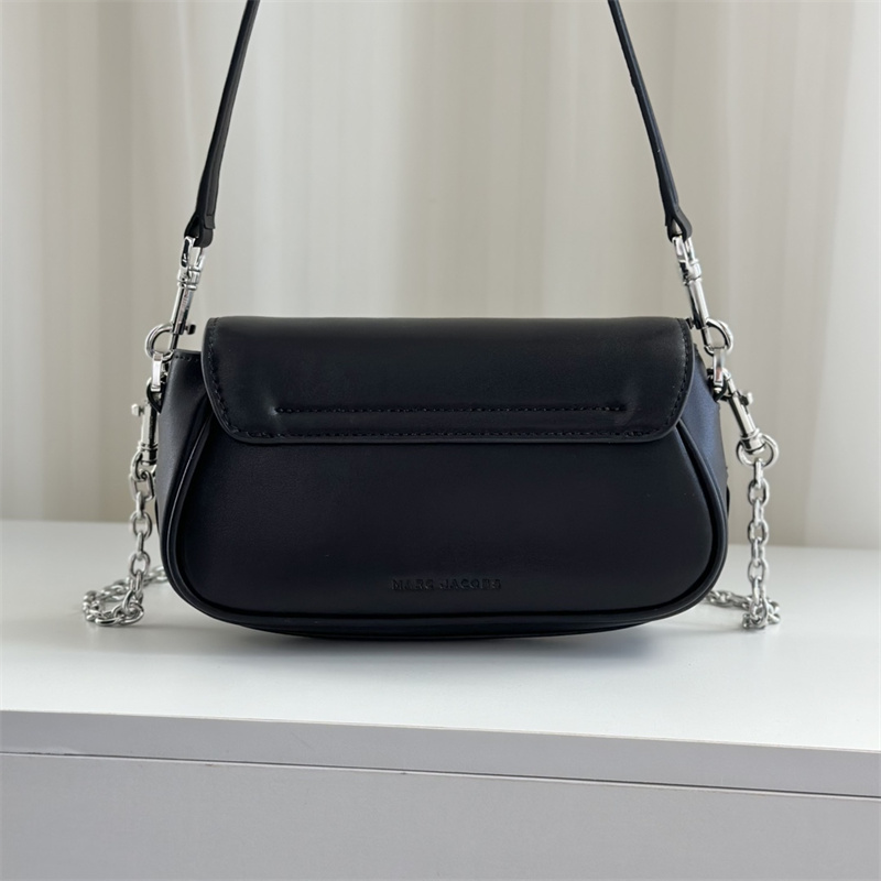ザ レザー カバード J マーク クローバー　ミディアム黒 MARC JACOBS（マークジェイコブス）の「THE LARGE CLOVER
