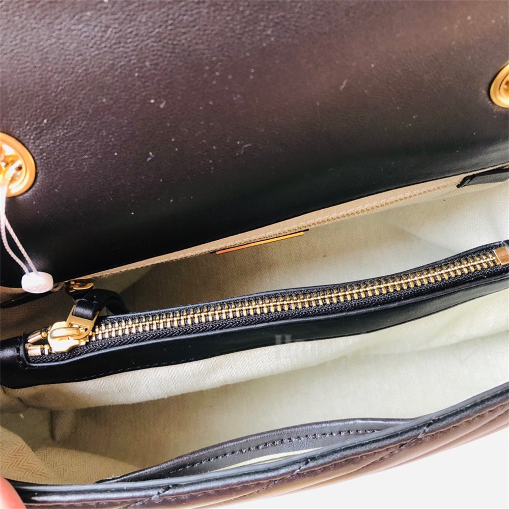 【美品】Tory Burch トリーバーチ キラシェブロン ショルダーバッグ TORY BURCH トリーバーチ バッグ ショルダーバッグ キラ