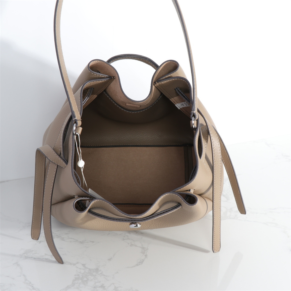 TORY BURCH（トリーバーチ） ロミー ラージ バケットバッグ レディース