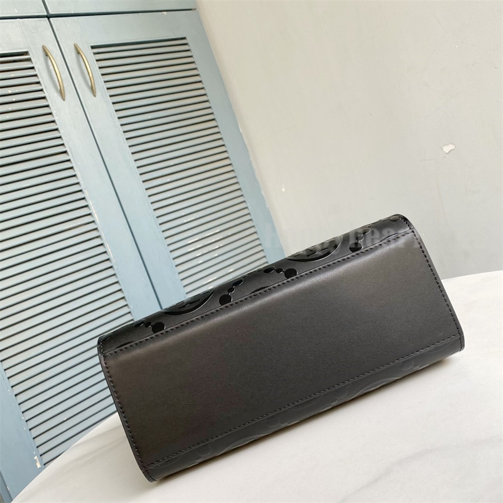 現行/ほぼ未使用✨トリーバーチ Tモノグラム トップハンドル エンボストート 黒 Tモノグラム トップハンドル エンボストート（ハンドバッグ