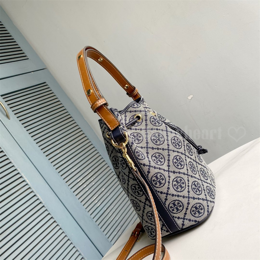 TORY BURCH（トリーバーチ） TORY BURCH MONOGRAM Tモノグラム