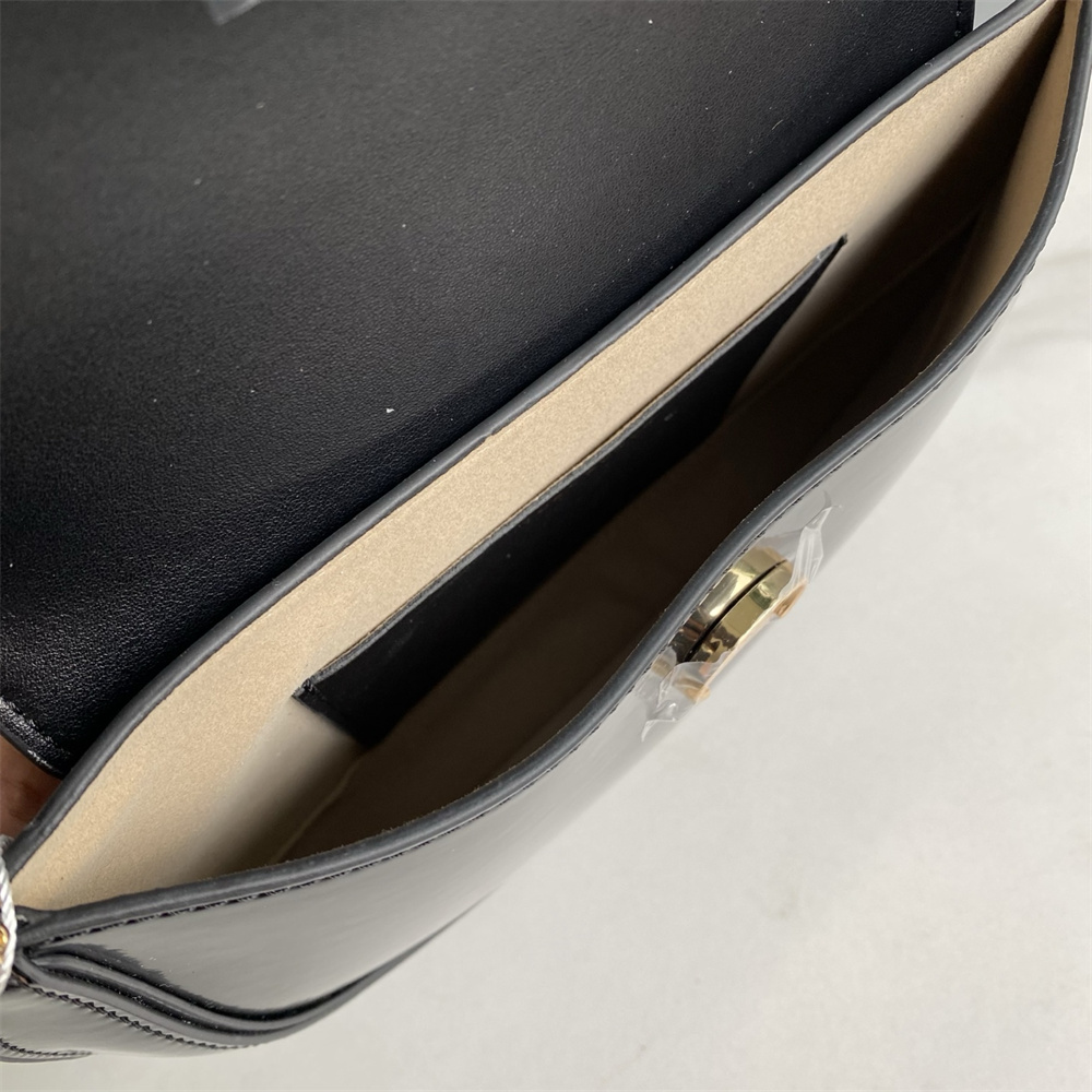 【極美品】トリーバーチ ロビンソン トートバッグ バケツ レザー 肩掛け 黒 美品 トリーバーチ レザー ショルダーバッグ ロビンソン
