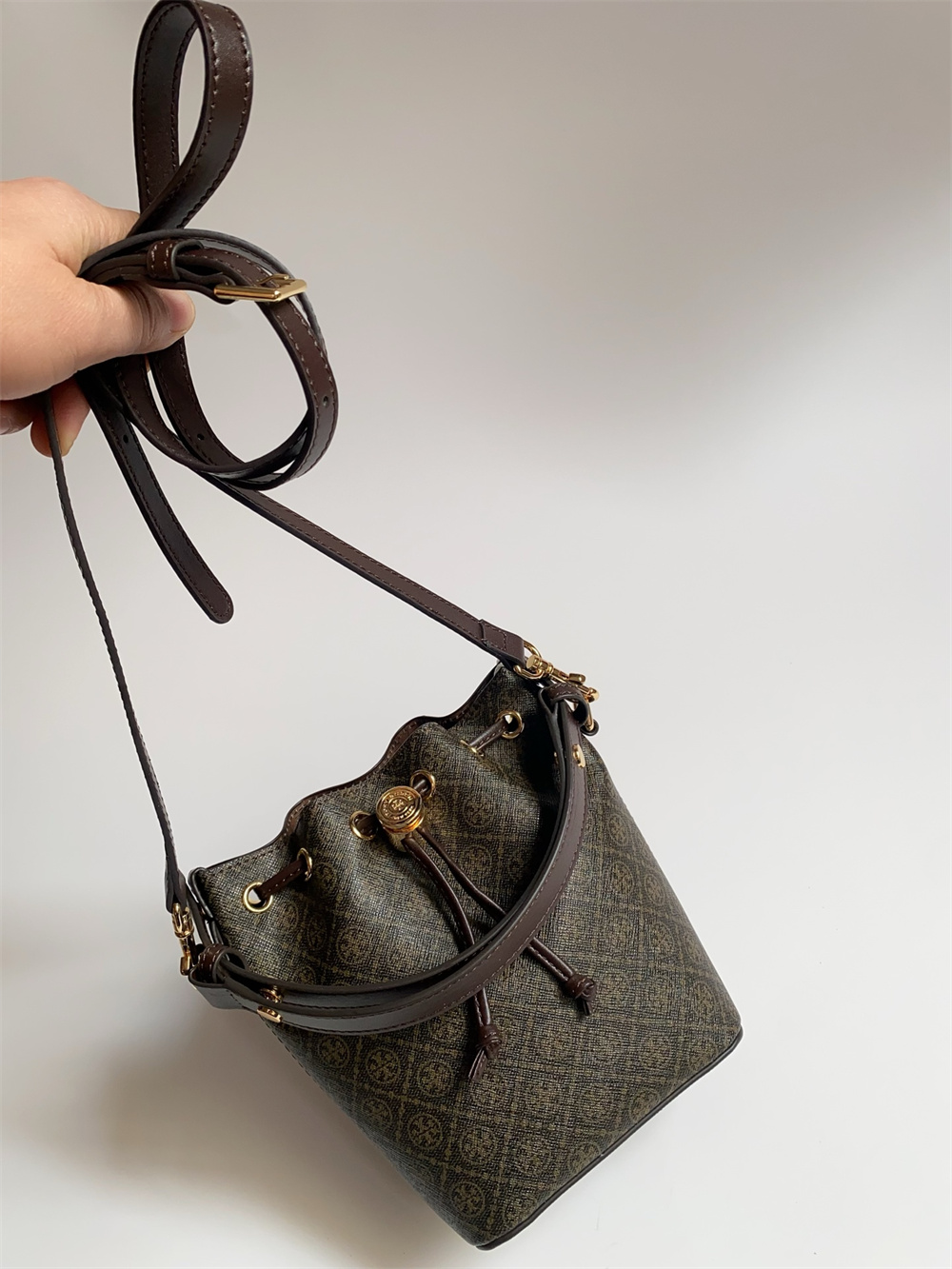 TORY BURCH トリーバーチ Tモノグラム コーテッドキャンバス