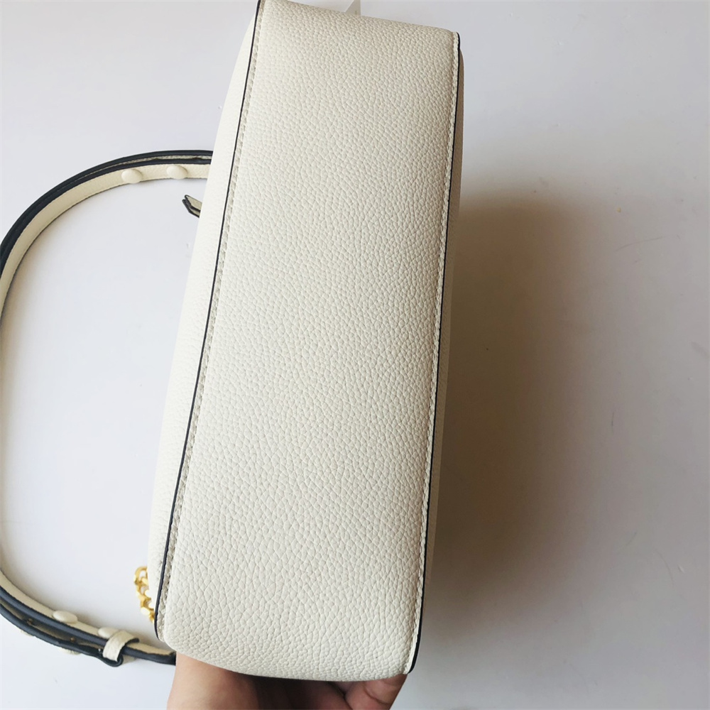 TORY BURCH トリーバーチ 無地 レザー チェーンバッグ 手持ち