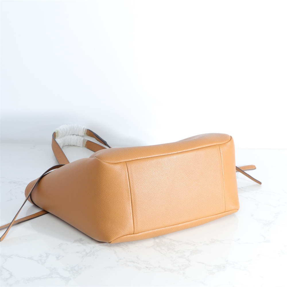 TORY BURCH トリーバーチ ROMY PEBBLED BUCKET BAG ロミー トート  