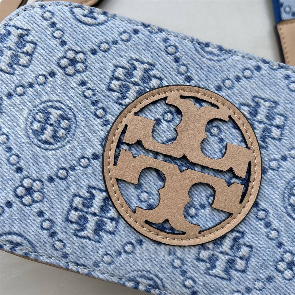 TORY BURCH ミラー デニム ミニクロスボディバッグ 国内直営**Tory Burch** ミラー デニム ミニクロスボディバッグ