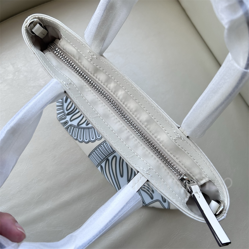 美品♡トリーバーチ　エラ　トートバッグ　ナイロンバッグ エラ チェーン トート: レディース トートバッグ | Tory Burch JP