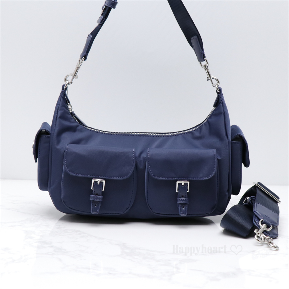 売り切り価格！未使用 トリーバーチ ToryBurchナイロン ボディバッグ tb57856.jpg