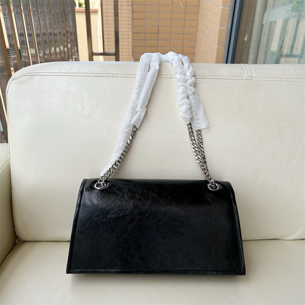 ✨美品✨トリーバーチ　キラ　ウエストバッグ　ターンロック　ボディバッグ　レザー TORY BURCH トリーバーチ KIRA TURNLOCK キラ ターンロック