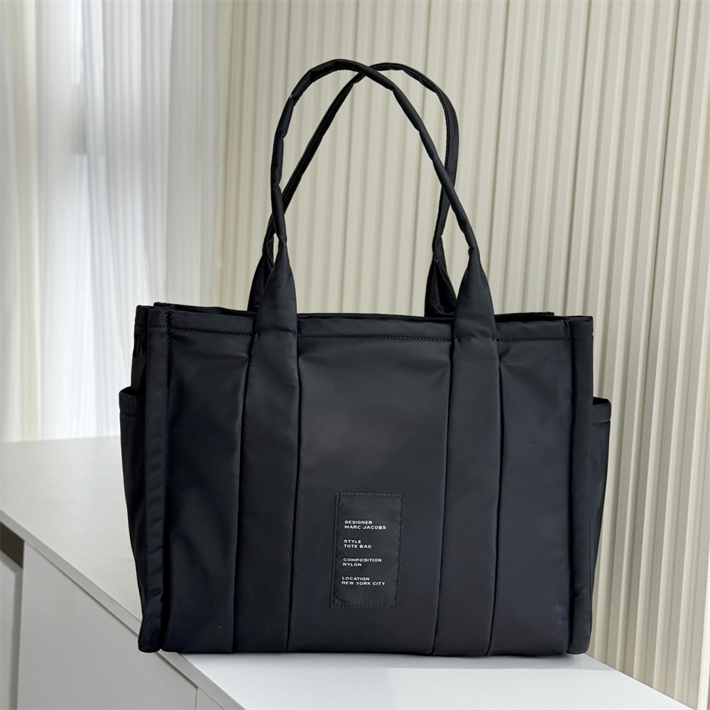 マークジェイコブスナイロン バックパック ラージ THE BIKER NYLON LARGE BACKPACK/ザ バイカー ナイロン ラージ