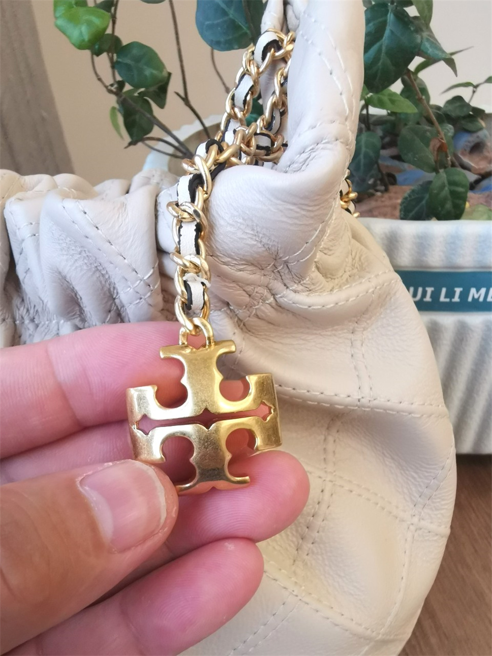 【美品】トリーバーチ　フレミング　ミディアム　チェーンバック 美品】トリーバーチ フレミング ミディアム チェーンバック