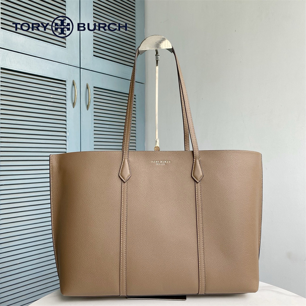 【極美品/保存袋】トリーバーチ ペリー トートバッグ レザー 肩掛け A4可 黒 極美品/保存袋】トリーバーチ ペリー トートバッグ レザー 肩掛け A4可