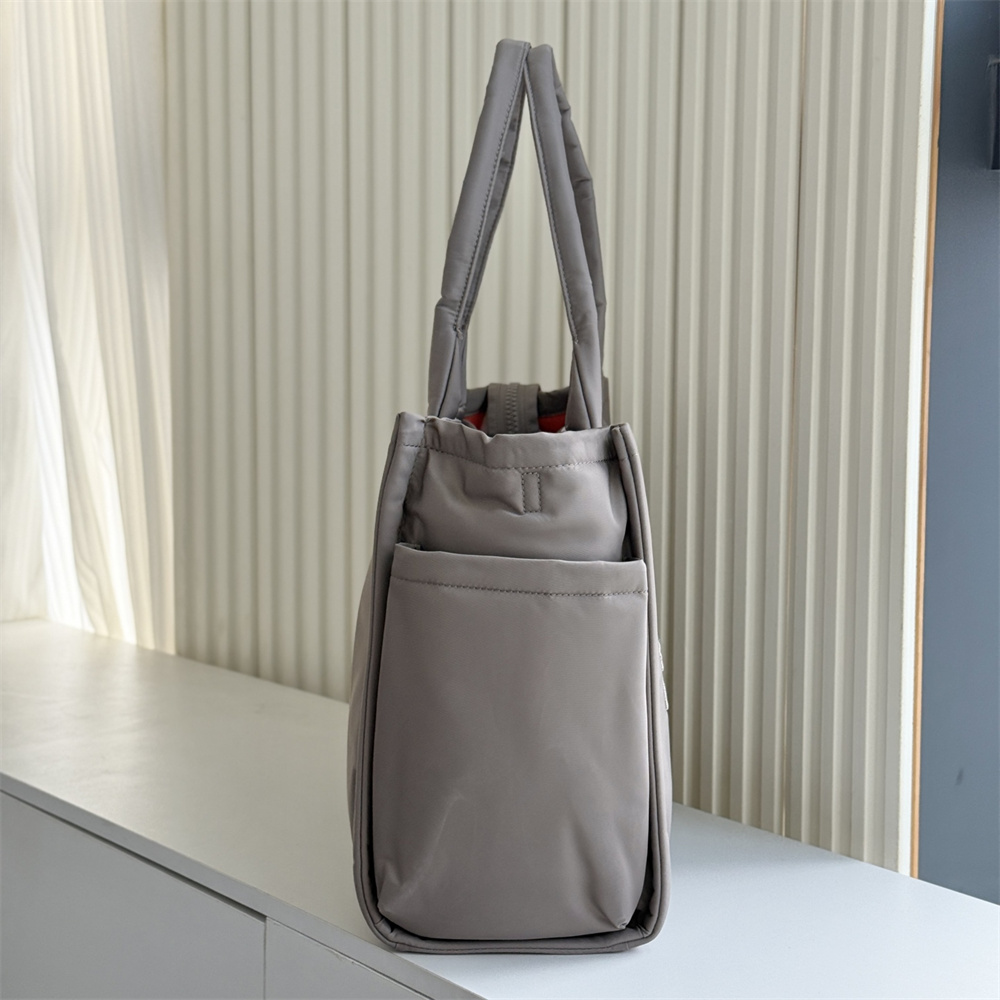 MARC JACOBS（マーク・ジェイコブス） ザ パフィー ナイロン トート