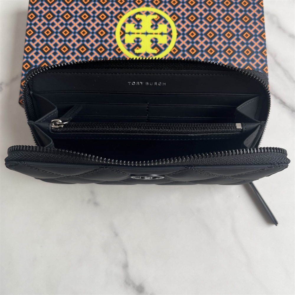 【Tory Burch /トリーバーチ】 キルティング レザー長財布 人気全新品 TORY BURCH（トリーバーチ） KIRA DIAMOND QUILT ZIP CONTINENTAL