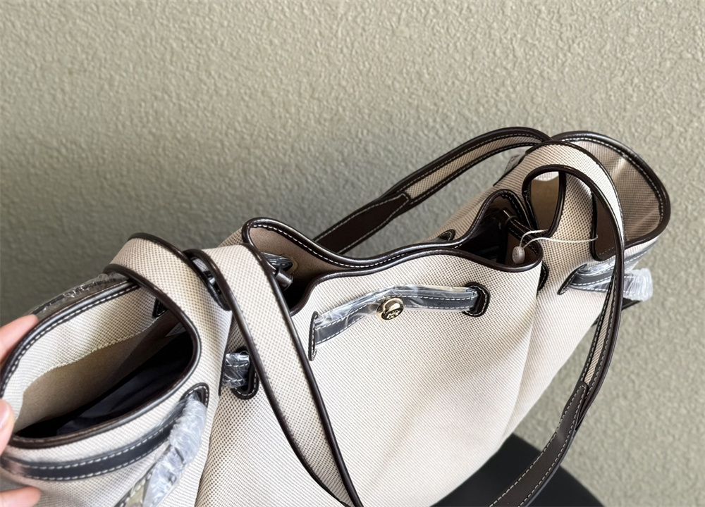 TORY BURCH（トリーバーチ） TORY BURCH ROMY CANVAS TOTE キャンパス