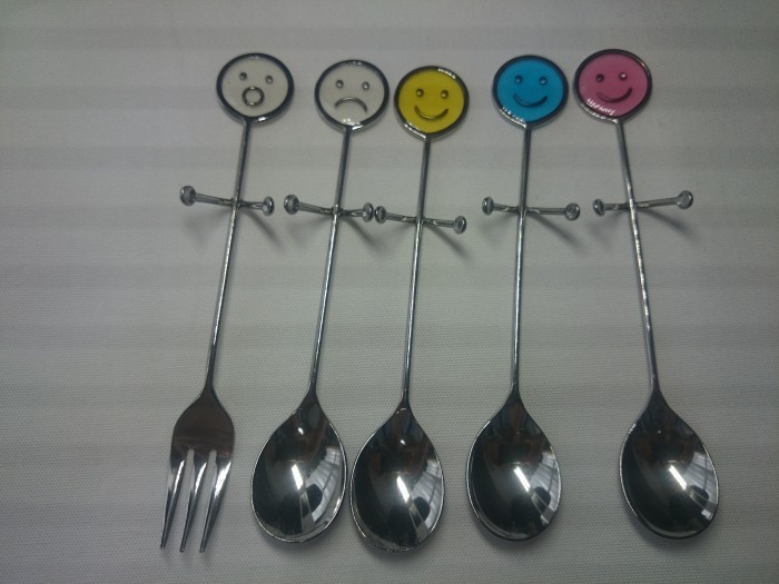 ゆうパケットOK】カップの淵に掛けられる！フェイスリー手付スプーン