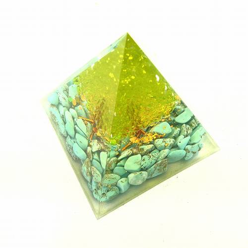 ピラミッド型 パワーストーン オブジェ ターコイズ 木 オルゴナイト