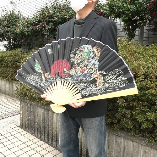 Amazon.co.jp: 扇子 大きい 龍 黒 ブラック 飾り扇子 ビッグ扇子