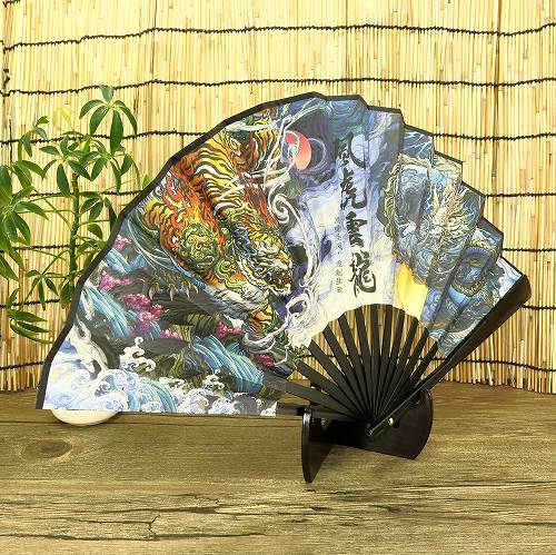 扇子 大きい 風雲 虎と龍 黒 飾り扇子 ビッグ扇子 約27cm 幅47cm
