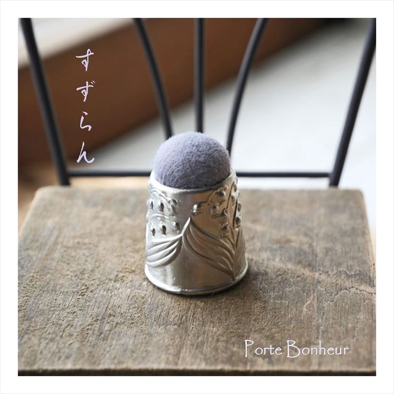 アンティーク キューブピンボックス ピンクッション ガラスのまち針 ドイツ製 アンティーク キューブピンボックス ピンクッション ガラスのまち針