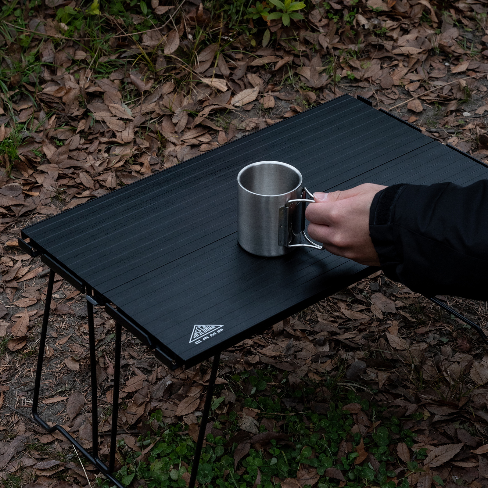 アウトドア キャンプ ミニテーブル 折り畳みテーブル レジャー テーブル BBQ コンパクト 軽量 アルミフィールドテーブル CT-02(BK) ブラック 関連画像4