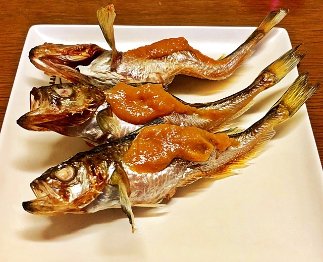 子持ち ハタハタ 特大 500ｇ 4~5尾 生冷凍 山形県産 天然 旬 ブリ子 鮮魚 はたはた 鰰 :hatahata400500-1:長谷川鮮魚 -  通販 - Yahoo!ショッピング