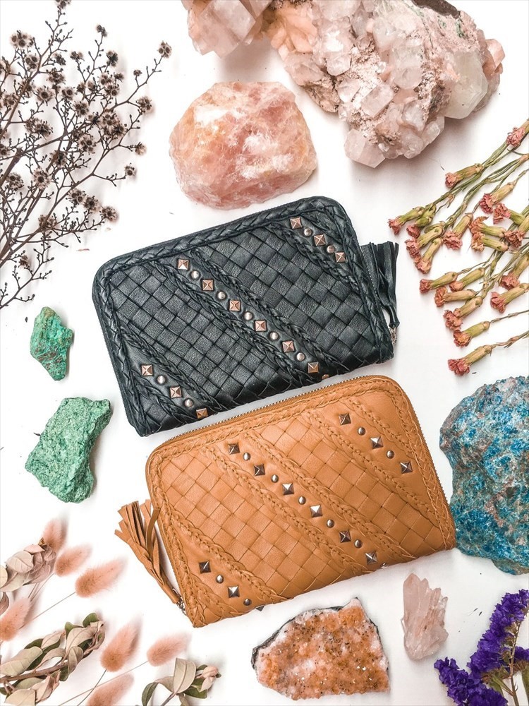 美しいヴィンテージ仕上げ★MAHIYA★レザー財布★Maya Purse 即発【MAHIYA】人気のハンドクラフト☆レザー財布 Chiba Purse