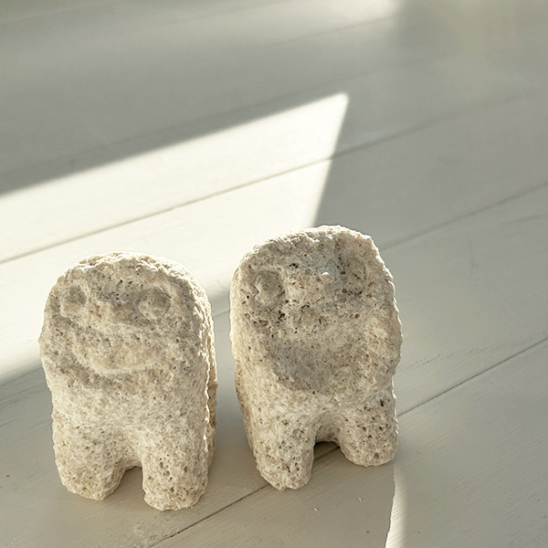 琉球石灰岩製「石獅子（シーサー）」 スタジオde-jin 石獅子 たてがみシーサー 手彫り 作家作品