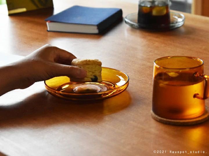 レトロな色使いがかわいい3色展開の耐熱グラスシリーズ｜skon プレート