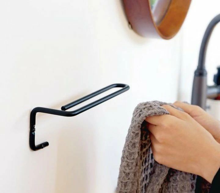 シンプルかつスタイリッシュさが特徴のアイアン素材の壁掛けパーツ｜ren. タオルハンガー